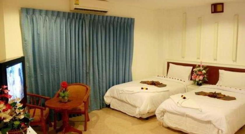 Triple Rund Place Hotel Patong Exterior foto